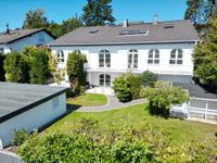 Prestigeträchtige Villa mit drei Wohnungen in exponierter Hanglage von Schloßborn Hessen - Glashütten Vorschau