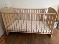 Babybett + Wickelkommode Kr. Altötting - Marktl Vorschau