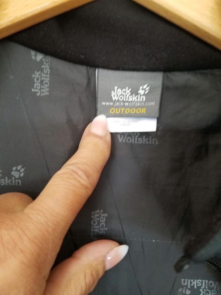 Jack Wolfskin Outdoor Jacke Größe L in Dörentrup