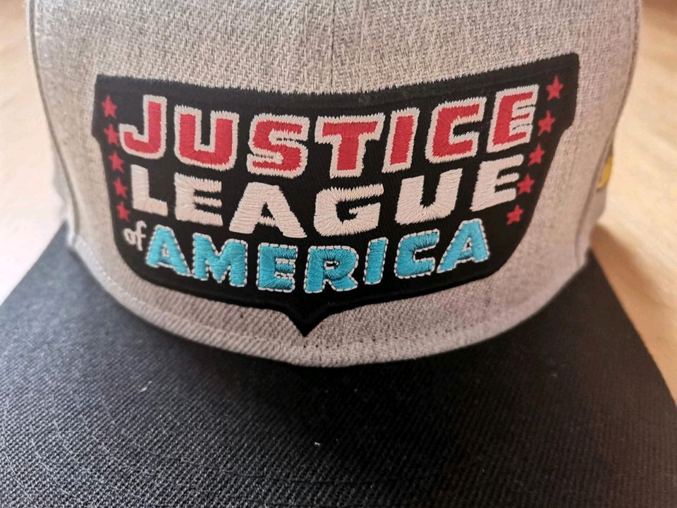 Justice League Base Cap (DC/ Batman/ Superman) in Stade