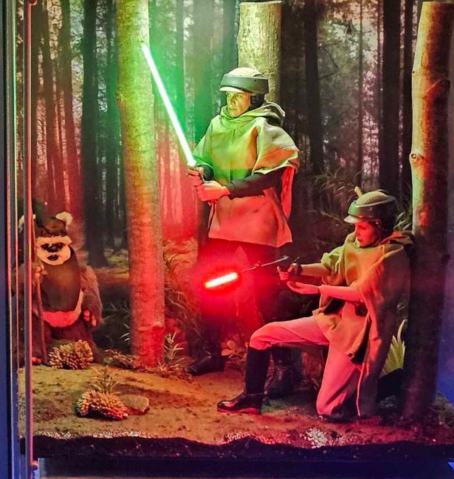 Wald Diorama für Detolf 1/6 Scale (zb.Hot toys, Inart, Threezero) in Bad Füssing