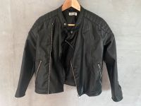 H&M Lederjacke Jacke schwarz UK 9-10 Jahre Rheinland-Pfalz - Kirchen (Sieg) Vorschau