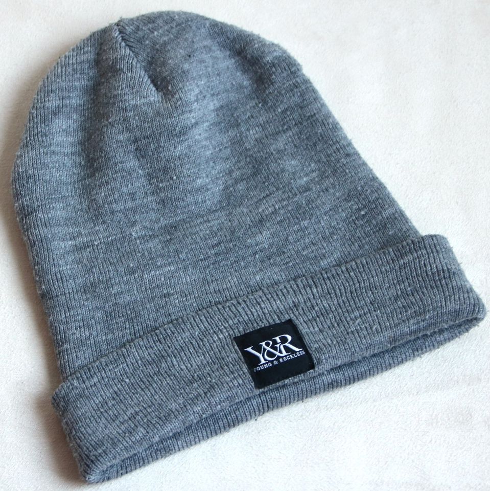 Mütze hat Strickmütze Logo grau Grey  UNISEX Damen basic trend in Hannover