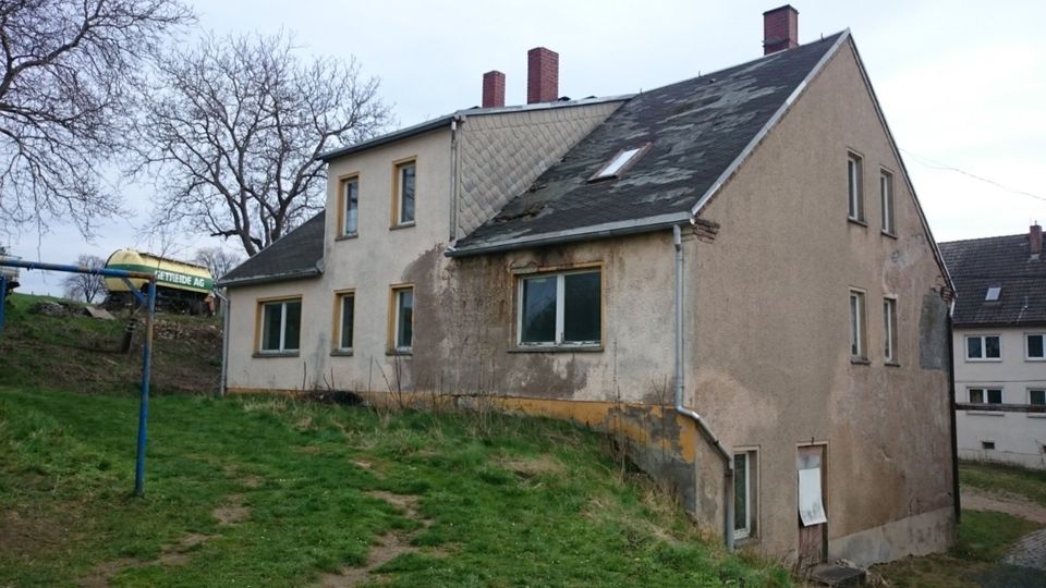 ZUM ANPACKEN ! Großzügiges Grundstück (959 m²), bebaut mit kleinem MFH (WFl. ca. 200 m²), Garten - provisionsfrei in Reinsberg