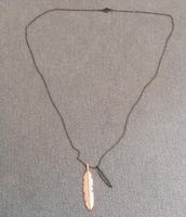 Pilgrim Halskette mit 2 Federn Schmuck Modeschmuck Nordrhein-Westfalen - Freudenberg Vorschau
