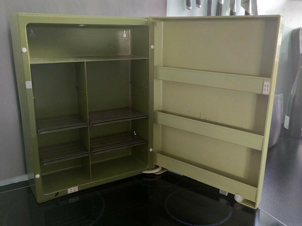 70er Jahre Badezimmer Schrank Medizinschrank in Herne