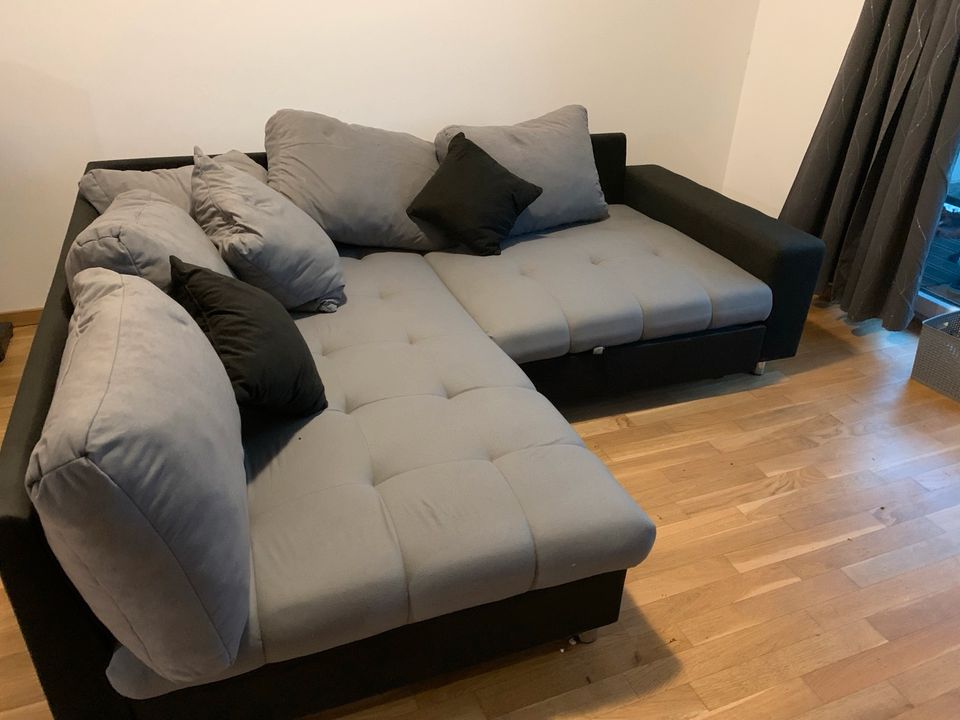 Sofa und Schlaffsofa (beste Marke und sehr gute Zustand) in Dresden