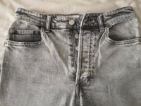 Jeans-Hose, H&M, Gr. 36, grau-weiß, geknöpft, wie NEU Baden-Württemberg - Wernau Vorschau