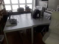 4 Büroschreibtische/tw. Holz ggf. versch. Stühle, Hocker etc. Mitte - Moabit Vorschau