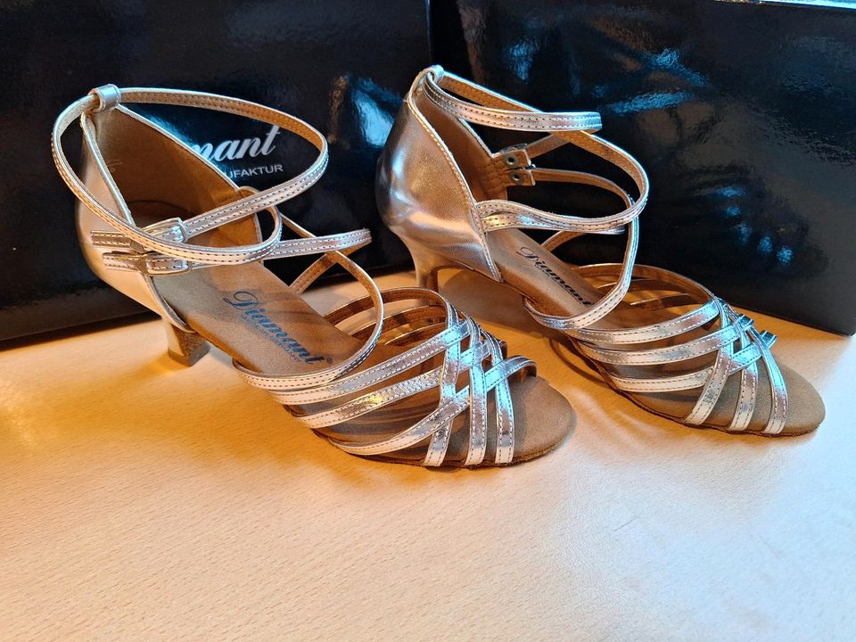 Diamant Tanzschuhe 40 6,5 Silber wie neu in Karlsruhe