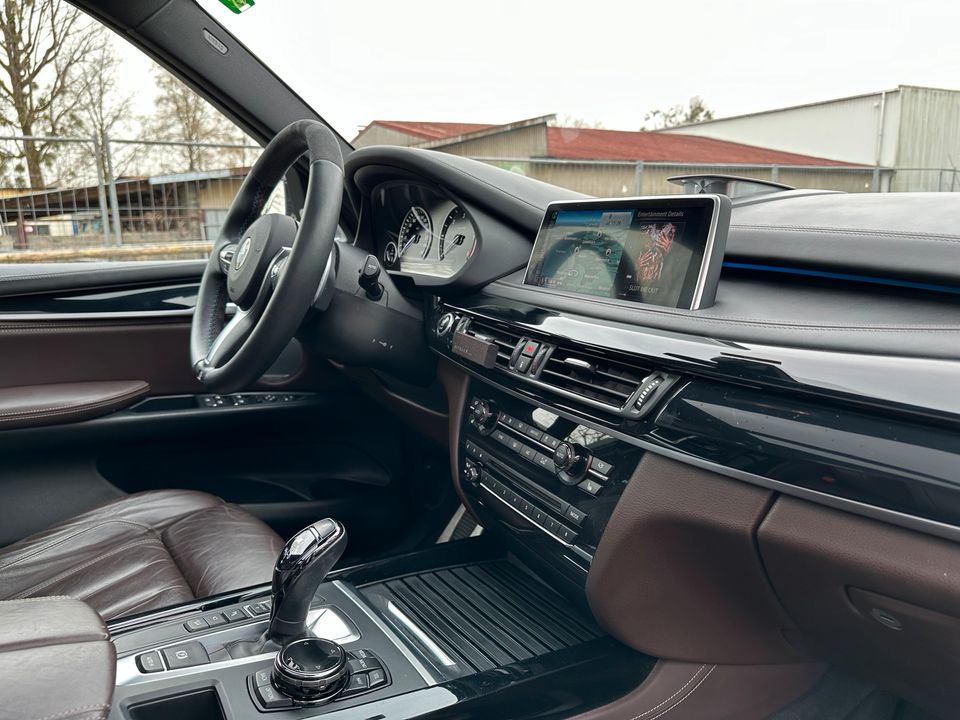 BMW X5 M50D Vollausstattung Softclose Pano B&O AHK in Lindau