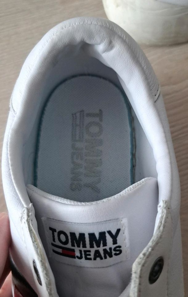 Original Tommy Hilfiger Plateu Sneaker in Höchstadt