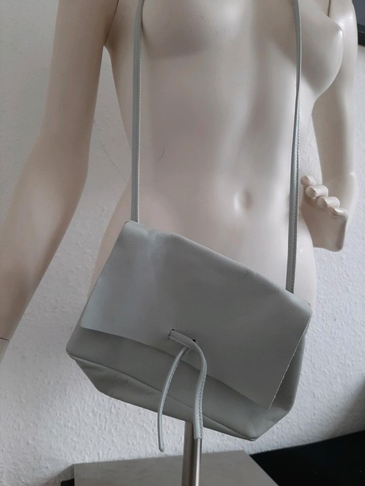 Someday Damen Tasche Umhängetasche Leder Clutch  grau in Dresden