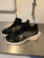Nike Sneaker Sportschue 37 Turnschuhe Baden-Württemberg - Trossingen Vorschau