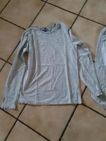 Zwei Tommy hilfiger langarm Shirts Nordrhein-Westfalen - Viersen Vorschau