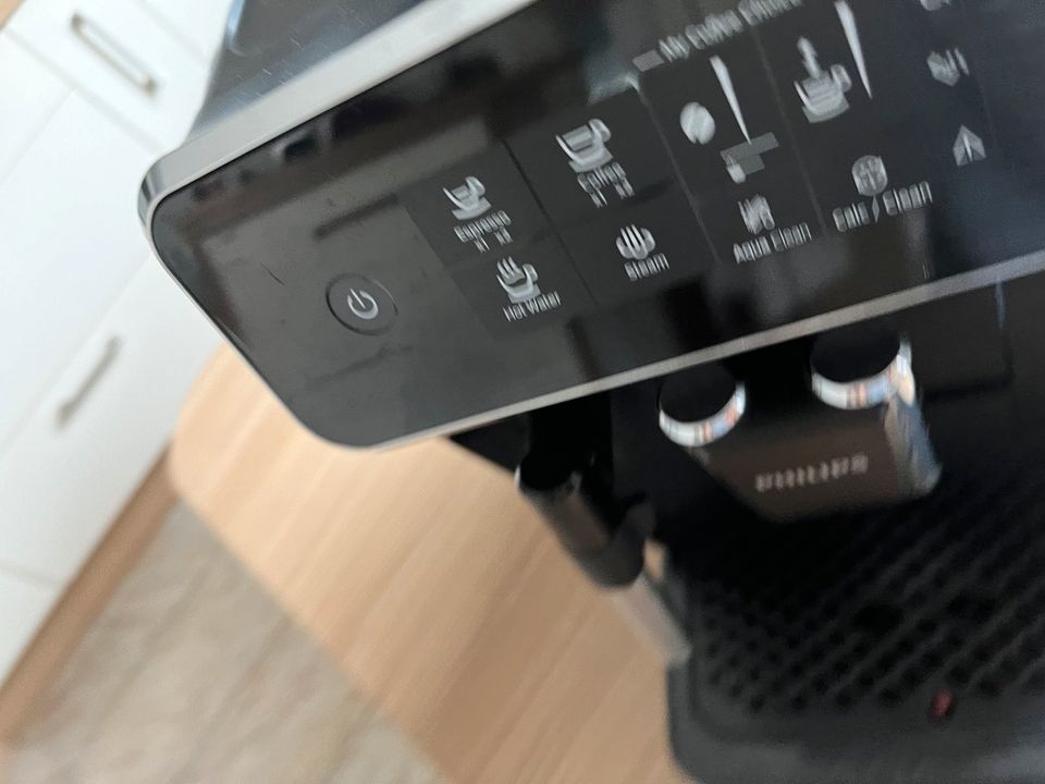 Philips-Kaffee-Vollautomatisch 2200 in Püttlingen