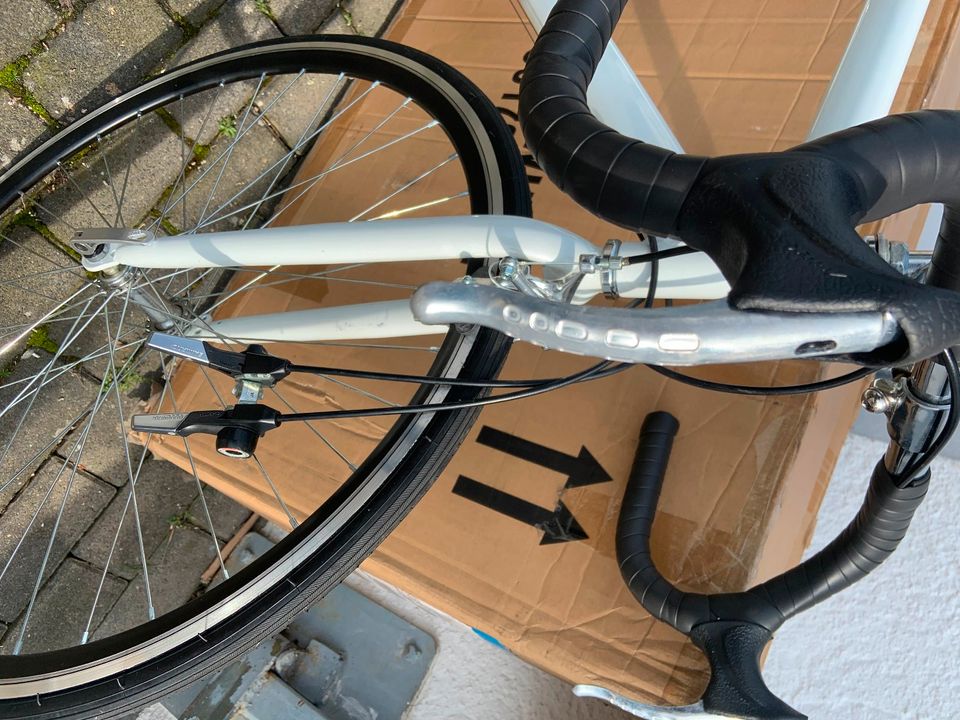 Rennrad 26" mit 54er Rahmen 21 Gänge Neu in Soest