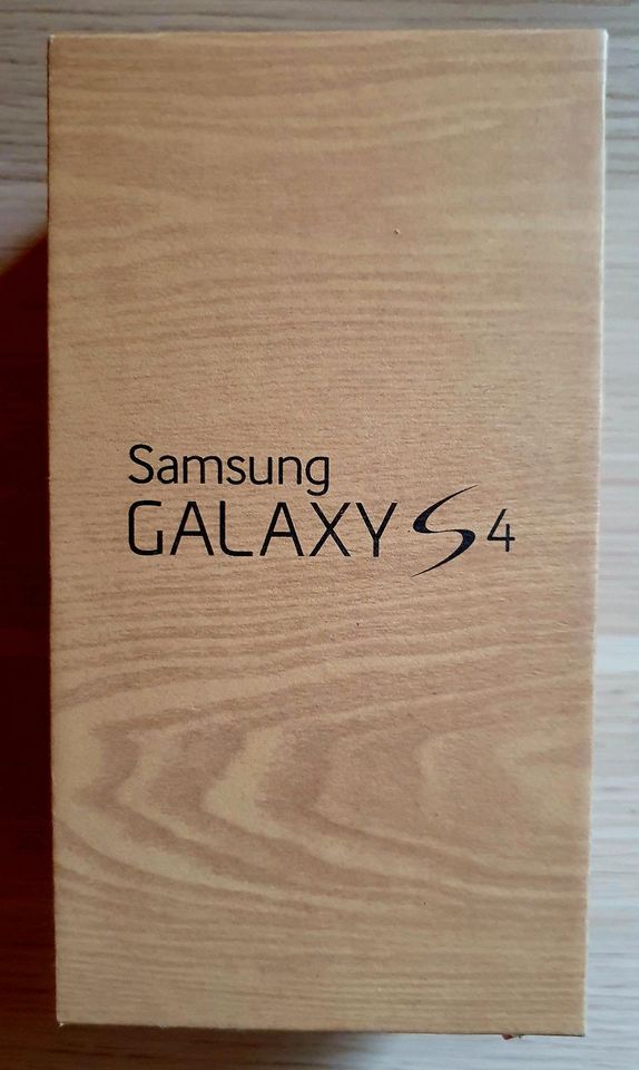Handy Samsung Galaxy S4 plus in Remagen