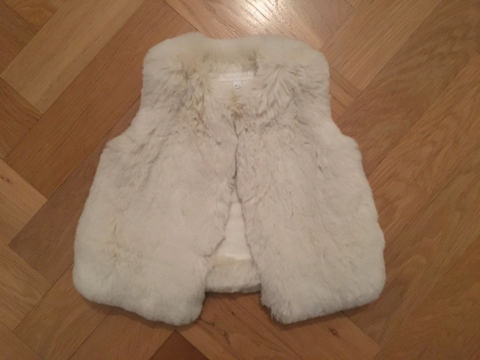 Fake Fur Baby Weste - super schick & exclusiv - 9 Monate - 25€ in Paderborn