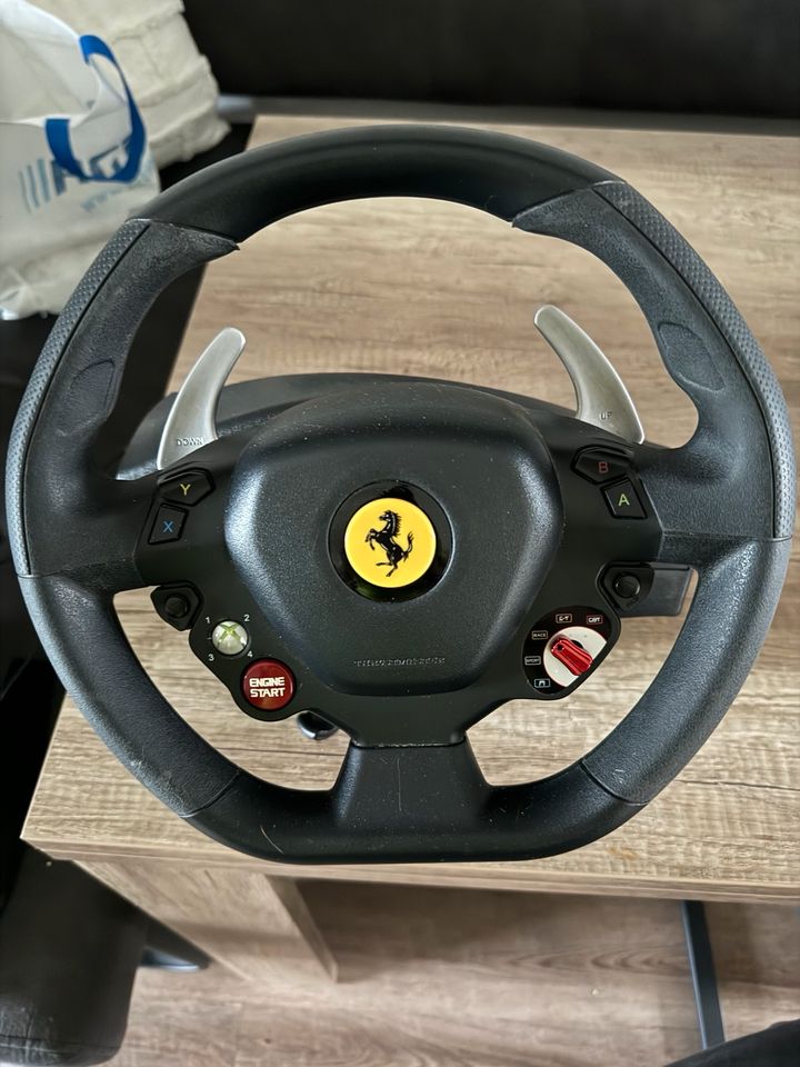 ThrustMaster Lenkrad in Grafenau