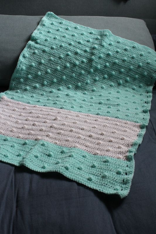 Babydecke Puppendecke weiß mint selbstgestrickt neu in Konstanz