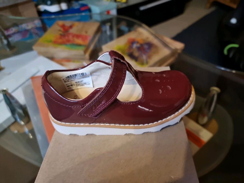 Clarks Kinder Schuhe Größe 25 rot Lackleder in Herxheimweyher