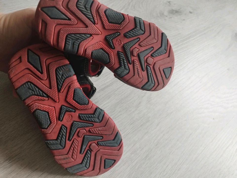 Schuhe Sandalen für Kind Junge Größe 25 in Gera