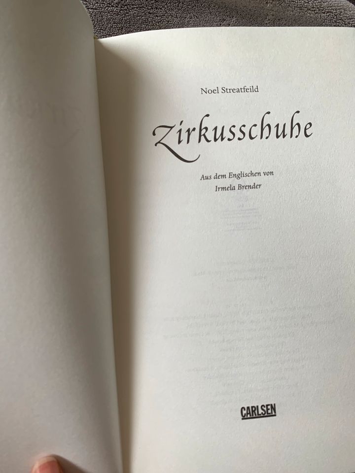 Buch Zirkusschuhe neu in Mielkendorf