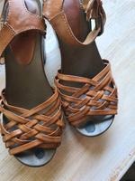 Sandaletten Sandalen High Heels plateau  40 Hessen - Braunfels Vorschau