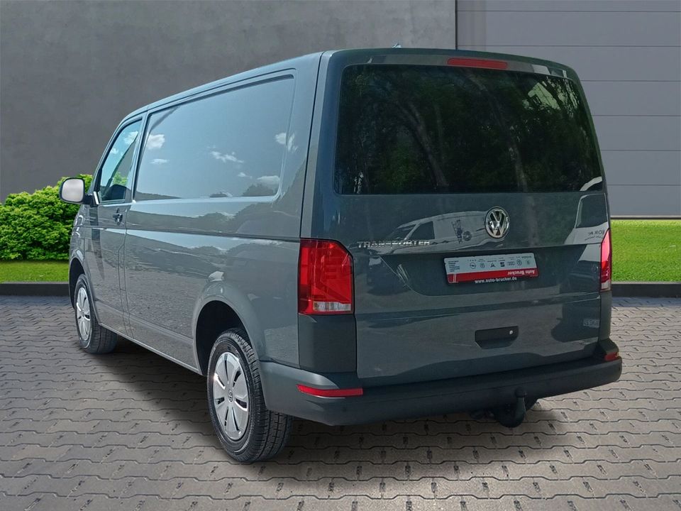 Volkswagen T6.1 Kasten 2.0 TDI+Anhängerkupplung+Park Distan in Meiningen