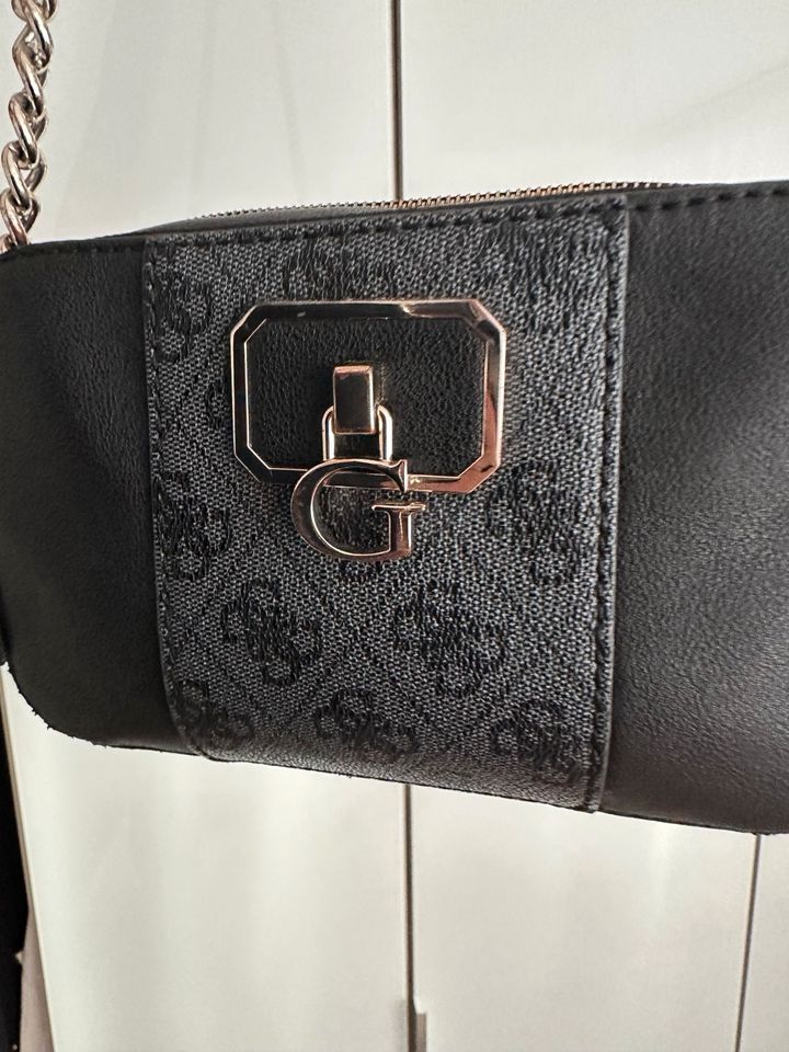 Guess Tasche in Berlin