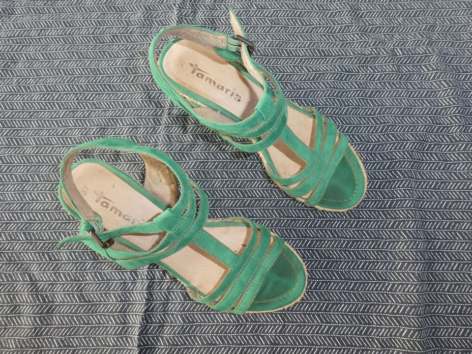 Schuhe 37 Damen Keilabsatz Heels Sandalen Sandaletten Grün Sommer in Idar-Oberstein