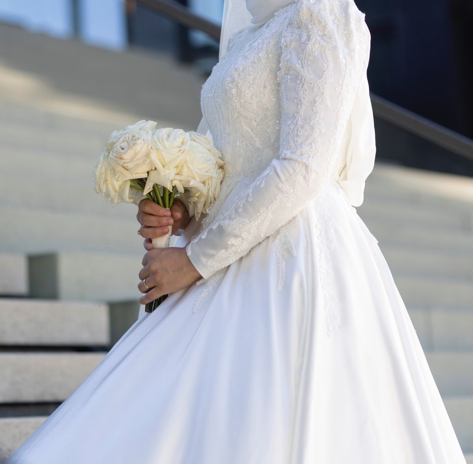Elegantes, maßgefertigtes Brautkleid mit verstellbarem Korsett in Witten