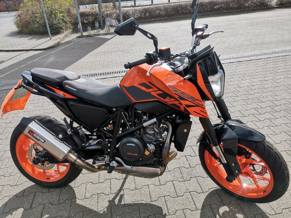 KTM Duke 690, mega viele Extras in Gardelegen  