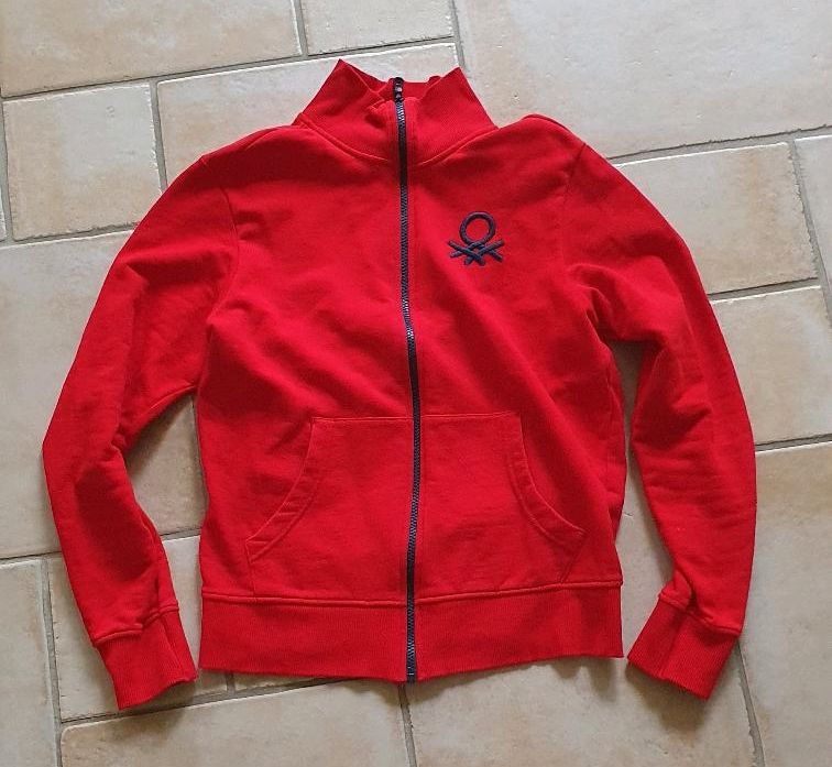 Benetton Jacke Strickjacke rot 164 170 neuwertig in Schildow