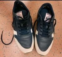 Wie neu Reebok Leder Sneaker Gr.42 Marine/Rose/Grau. Niedersachsen - Isernhagen Vorschau