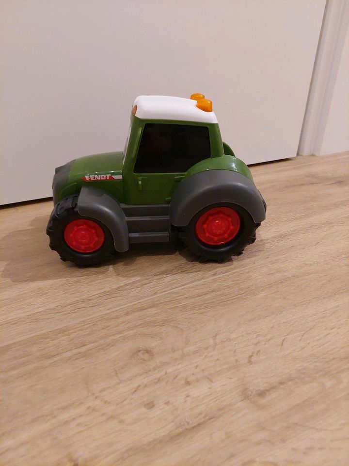 Traktor Fendt groß in Heilbronn