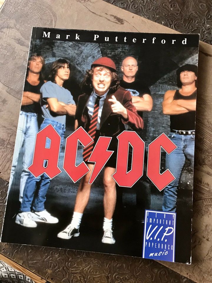 AC/DC Paperback, Originalausgabe, viele Fotos in Hamburg