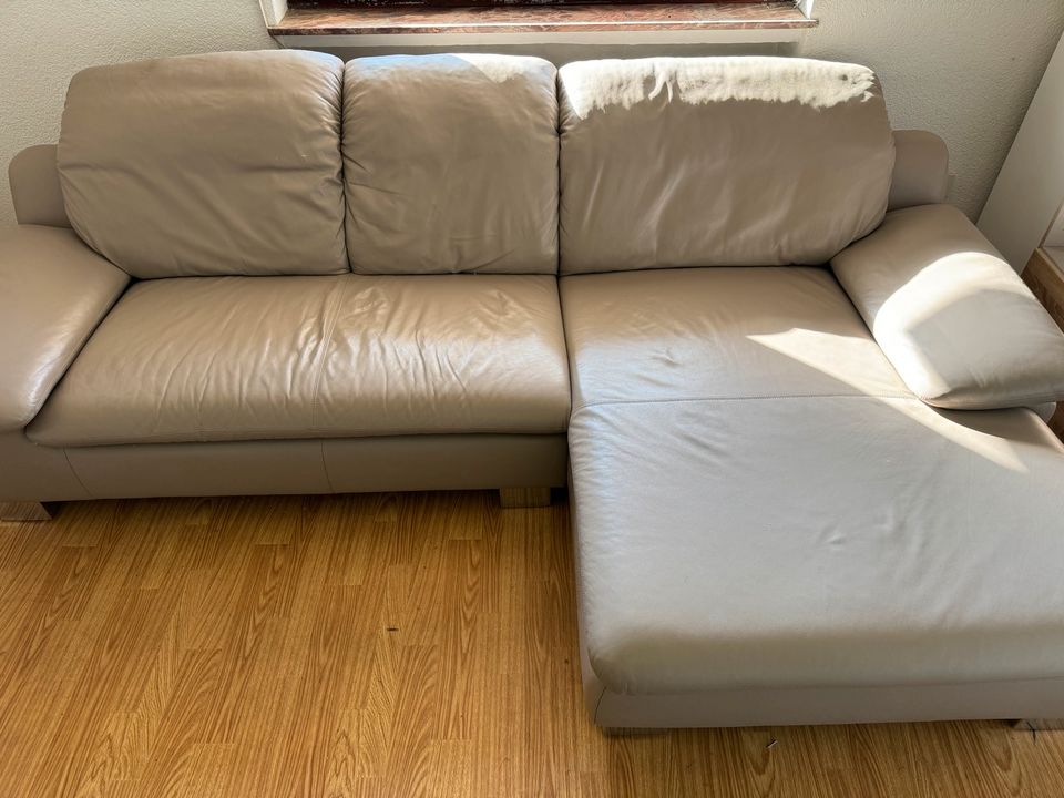 Leder Sofa grau sehr gute Zustand in Fulda