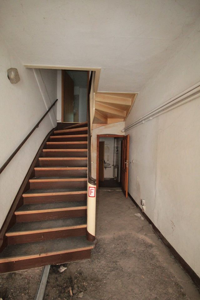 120 m² Ladenlokal, 140 m² auf drei Wohnungen verteilt in Crimmitschau