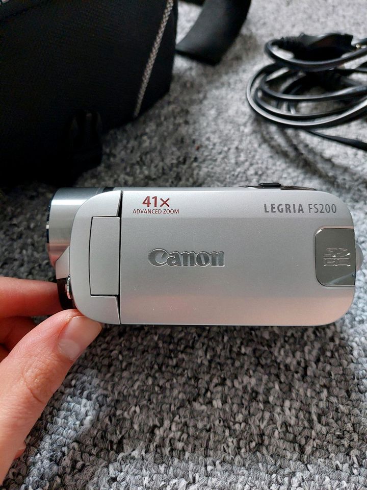 Canon Legria FS200 Camcorder in Höxter