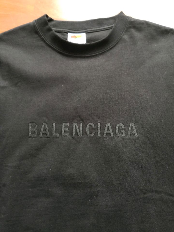 Balenciaga Mirror Shirt oversize mit Rechnung in Offenbach