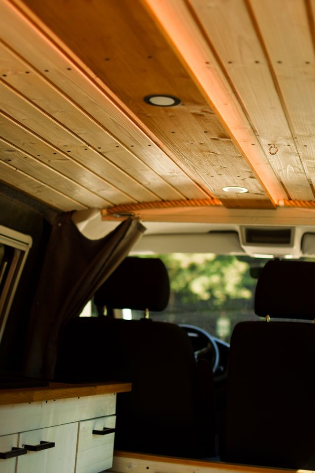 VW T6 Camper / Wohnmobil mit gemütlichem Holzausbau in Schwäbisch Gmünd