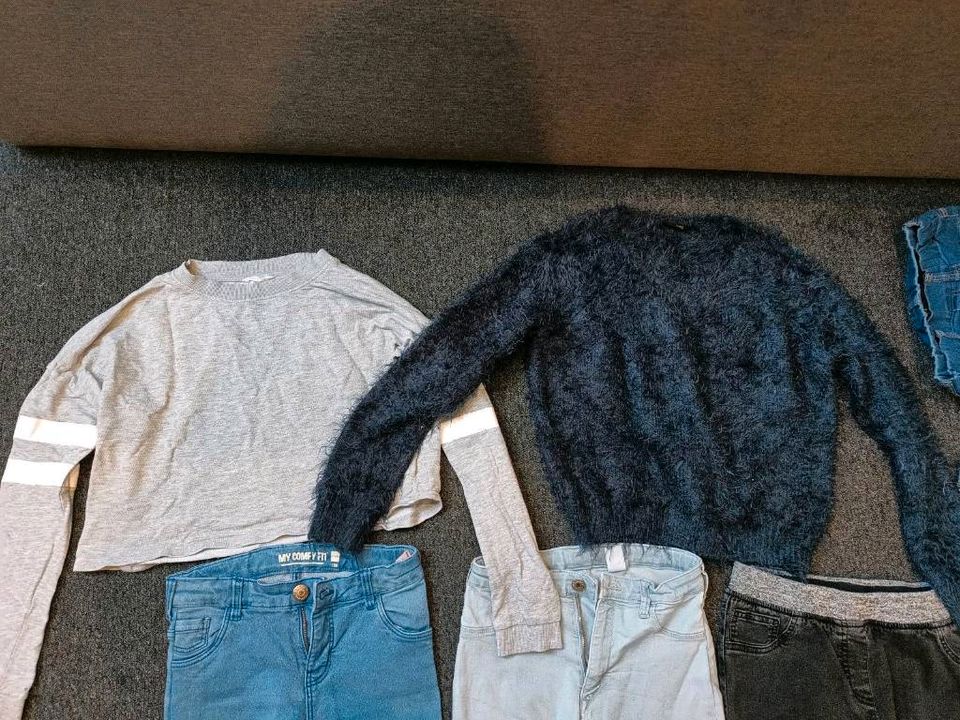 Jeans,Jeggings, H&M Pulli Kuschelpulli 158 in Saterland