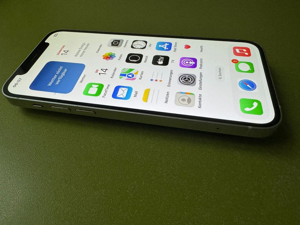 iPhone 12 weiß 64GB Rückseite gebrochen voll funktionsfähig in Berlin
