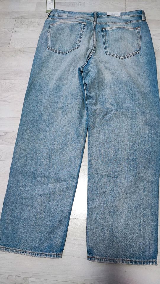 Loose Jeans Hose Größe 36/32 NEU in Aachen