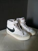 nike jungen Schuhe 29.5 Nordrhein-Westfalen - Gütersloh Vorschau