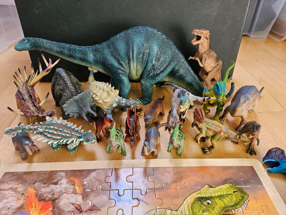 Dinosaurier Fans Traum-Bundle Set Puzzle Schleich/andere Figuren in Freiburg im Breisgau