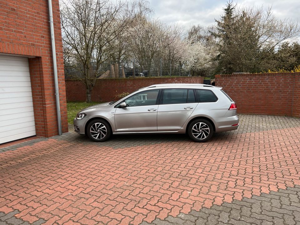 VW Golf VII Variant 1.6 TDI DSG Comfortline STHZ ACC in Ronnenberg