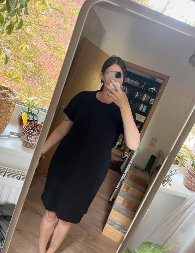 Schwarzes Kleid – Größe XL in Minden
